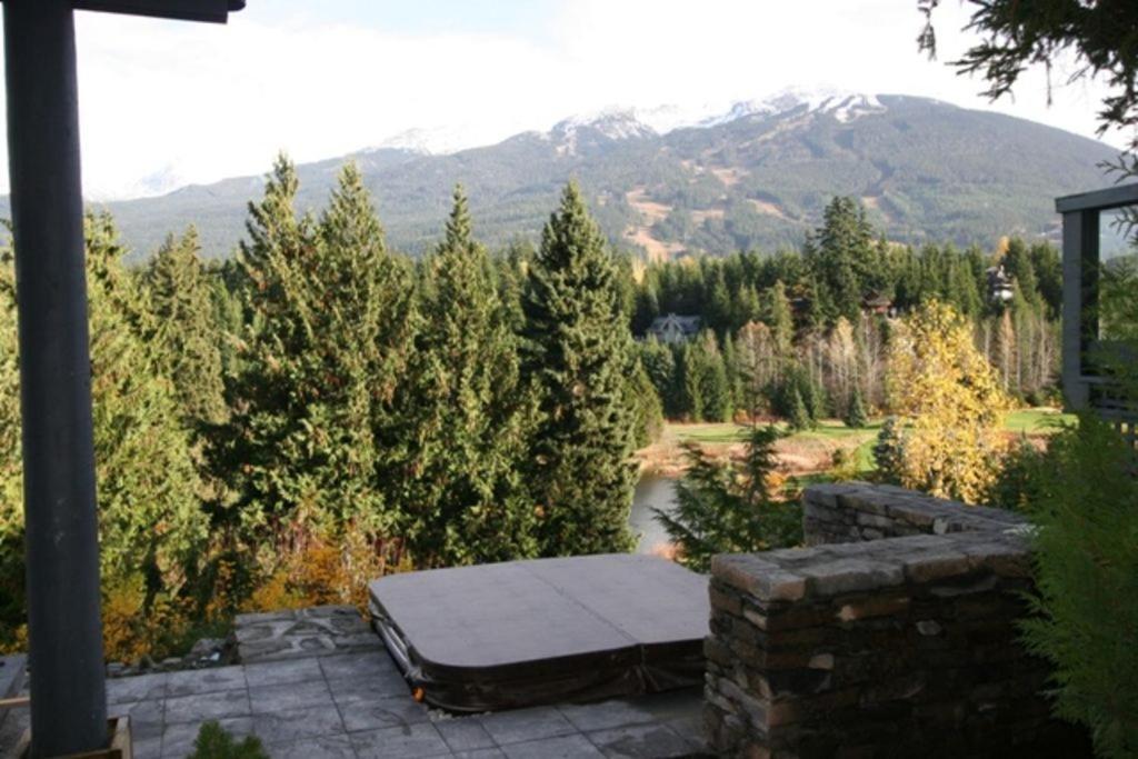 Beautiful 5 Bedroom Log Home With Spectacular Views Whistler Exterior foto